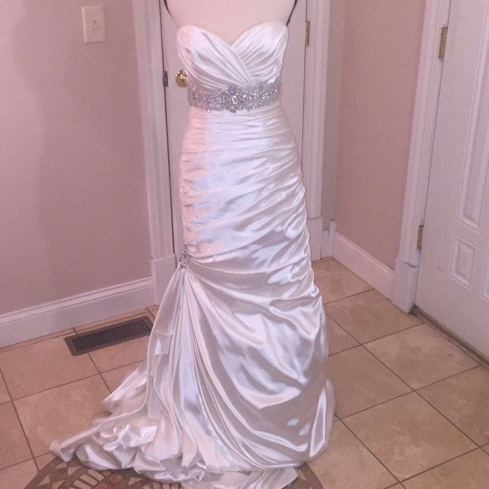 Maggie sottero Midgley couture size 12 sample wedding dress from Kleinfeld - Picture 1 of 8